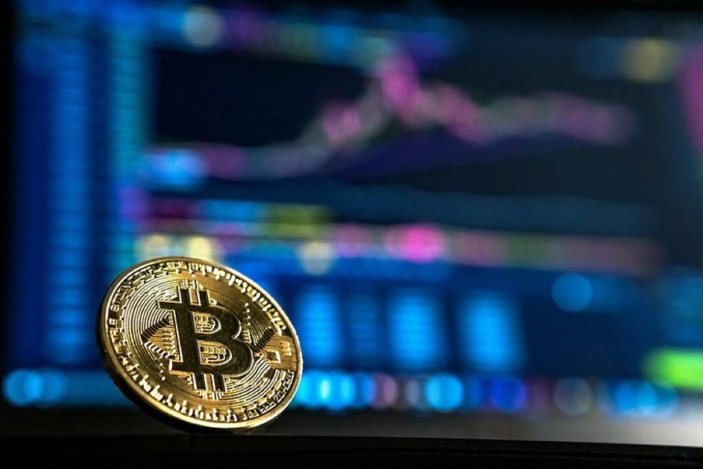 ビットコイン（BTC）が100,000ドル突破、史上最高値を更新