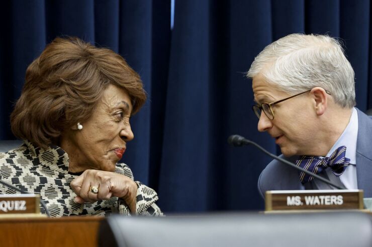 米国議会が暗号資産に関する公聴会を開催、規制方針をめぐり与野党に溝