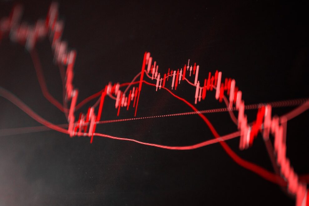 ビットコイン、83,000ドルを割り込む